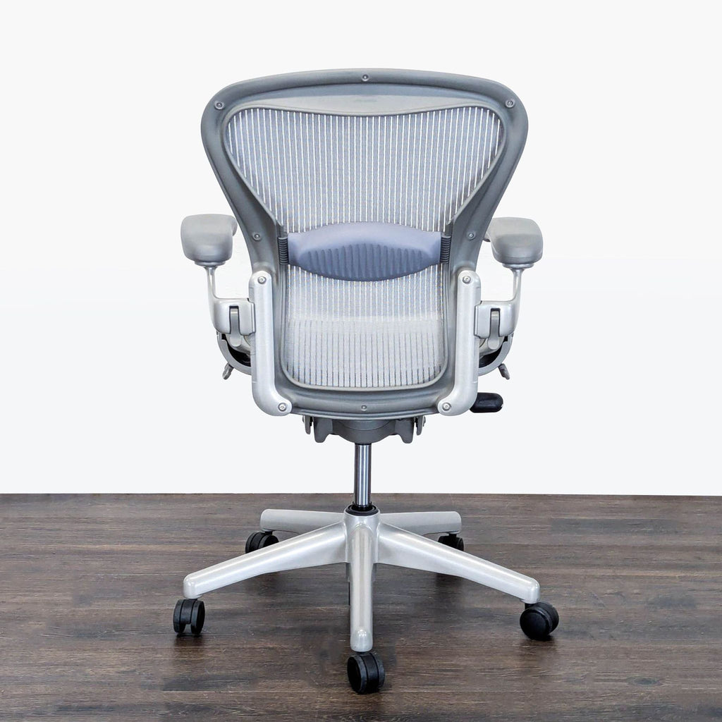 Herman Miller Aeron Ergonomic Office Chair - Light Gray Mesh