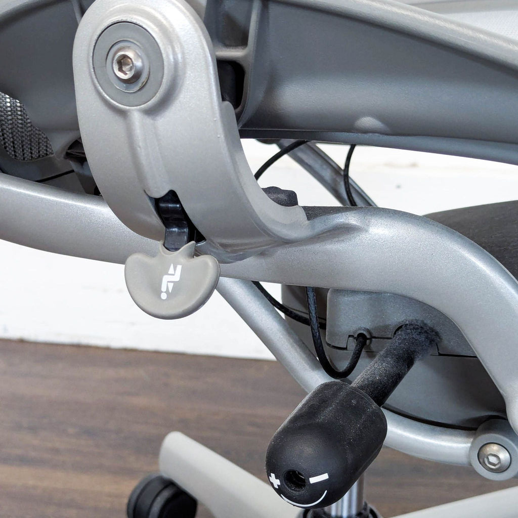 Herman Miller Aeron Ergonomic Office Chair - Light Gray Mesh