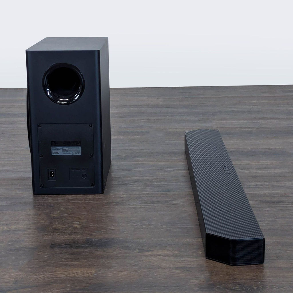Samsung Soundbar with Wireless Subwoofer - Audio Equipment