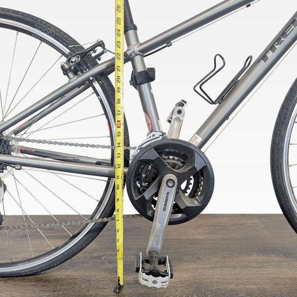 Well-maintained Trek bike from the sports equipment category, offering smooth shifting and ergonomic grips.
