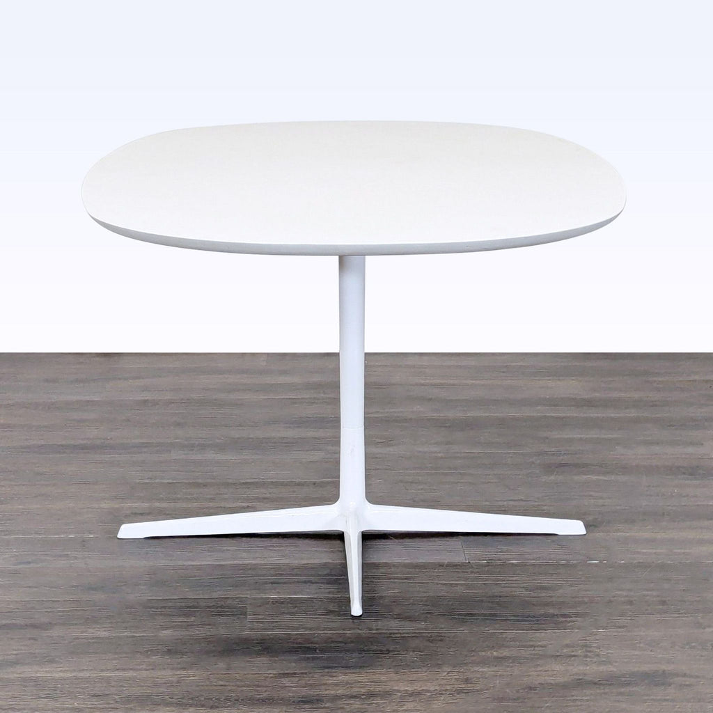 Eames Eolo Modern White Dining Set with Oval Table and 4 Eiffel Chairs