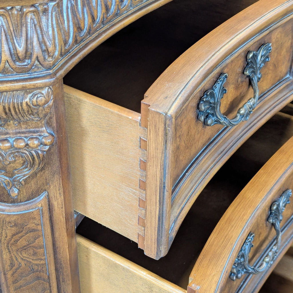 Drexel Heritage 9-Drawer Traditional Vintage Dresser