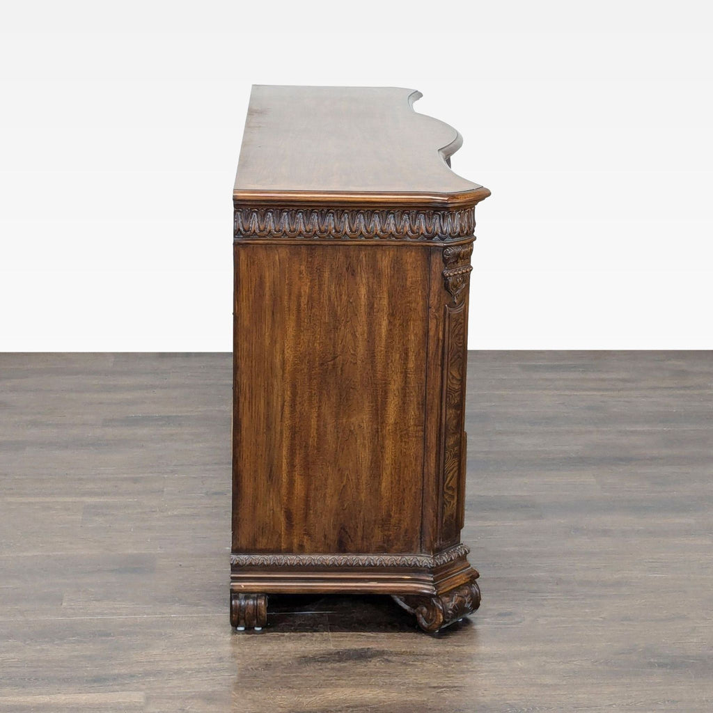 Drexel Heritage 9-Drawer Traditional Vintage Dresser