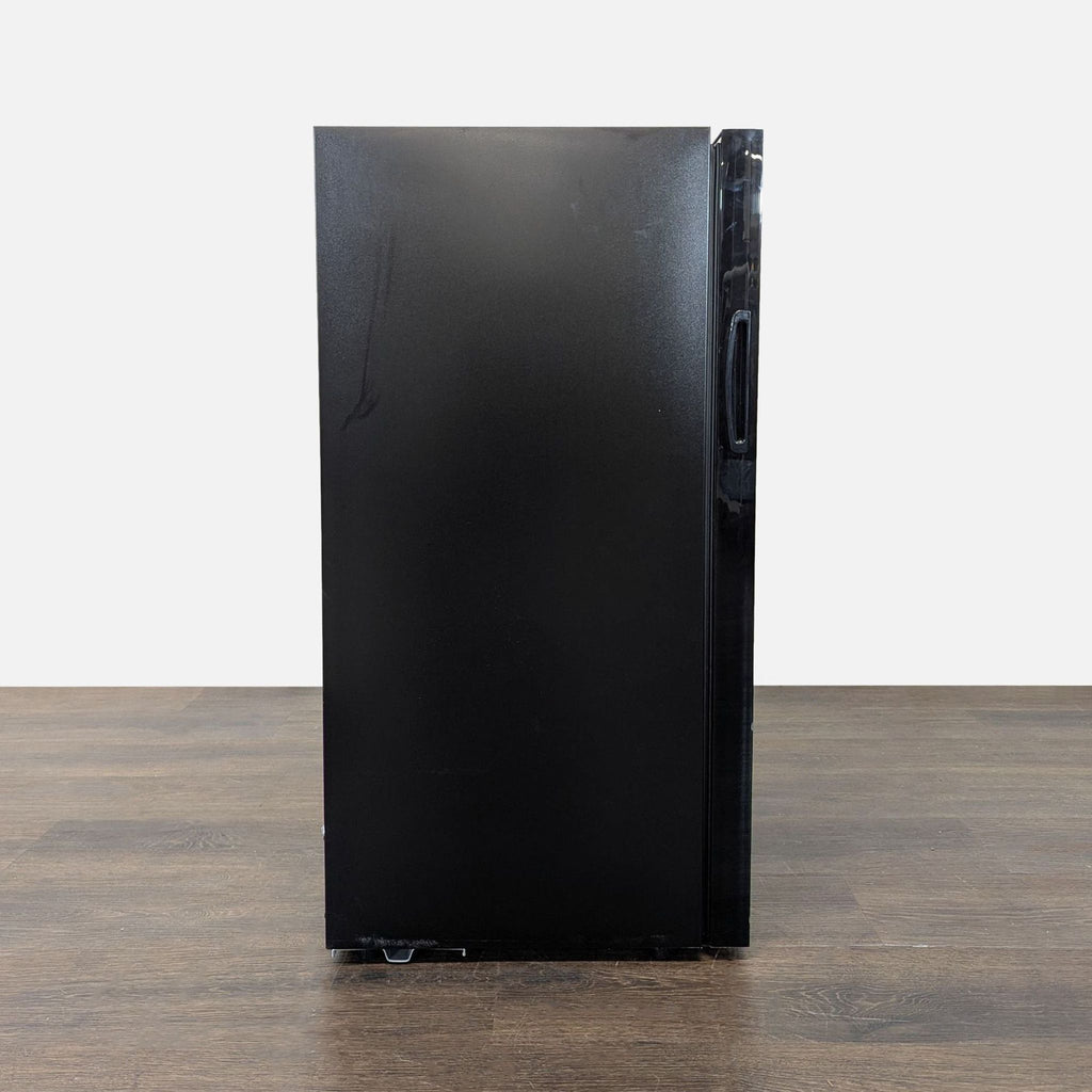 Wine Enthusiast Black Glass Door Wine Refrigerator