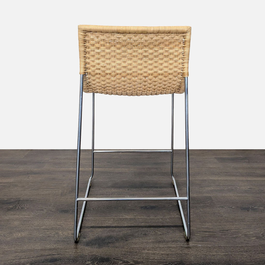 Stool featuring a sturdy metal frame, ideal for contemporary interiors.