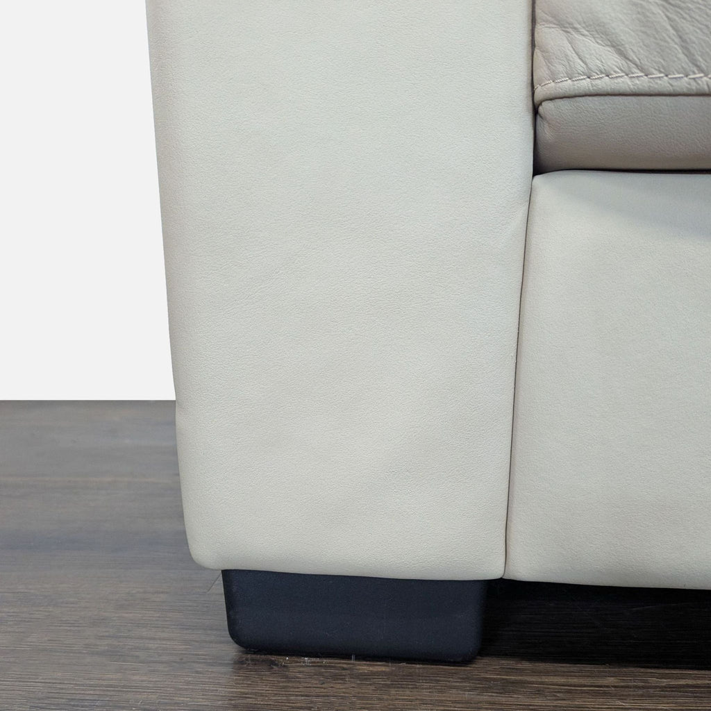 Italsofa Beige Leather Lounge Armchair – Comfortable and Stylish
