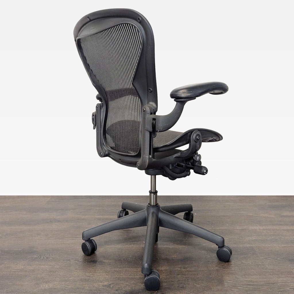 Herman Miller Aeron Ergonomic Office Chair - Adjustable Mesh