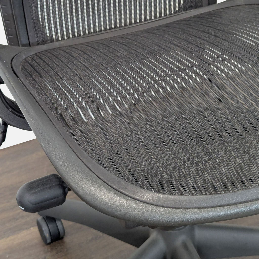 Herman Miller Aeron Ergonomic Office Chair - Adjustable Mesh