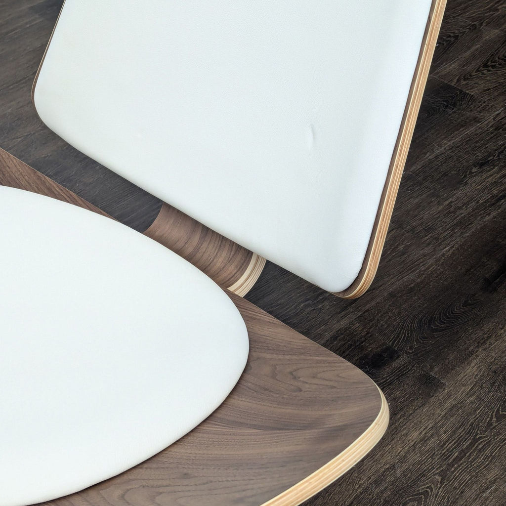 Mid-Century Modern Shell Lounge Chair in Walnut and White Leather Upholstery