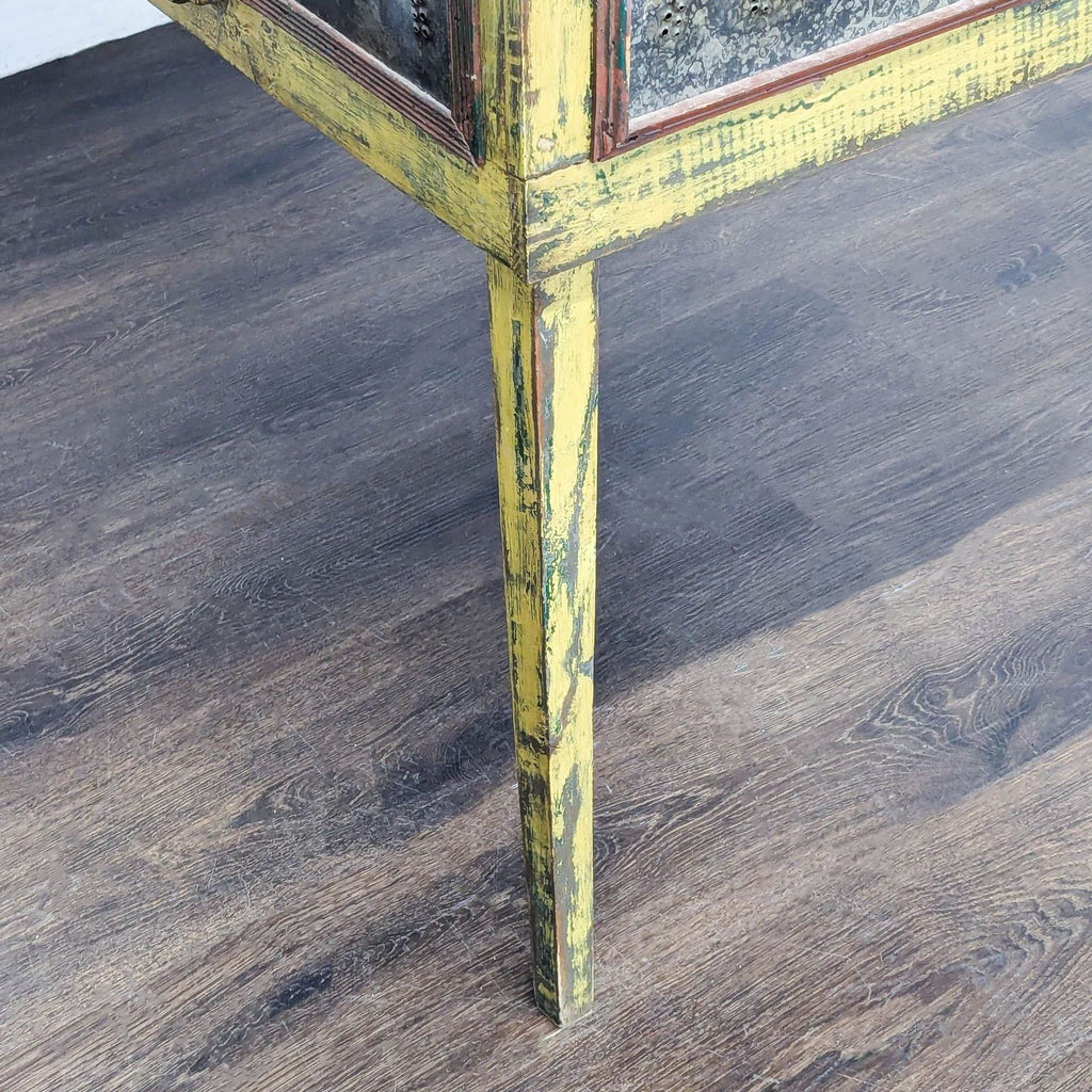 1069618