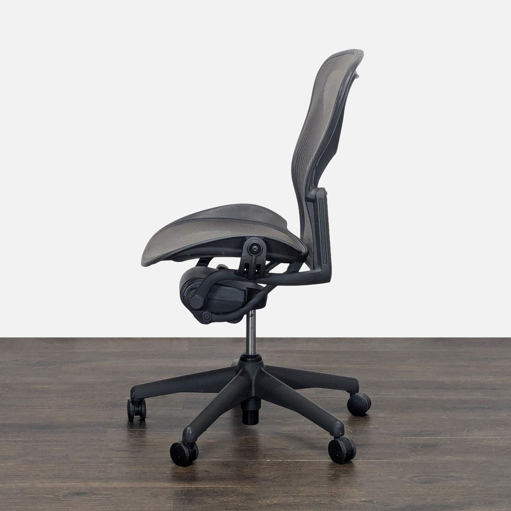 Herman Miller Aeron Ergonomic Mesh Office Chair - Adjustable Black