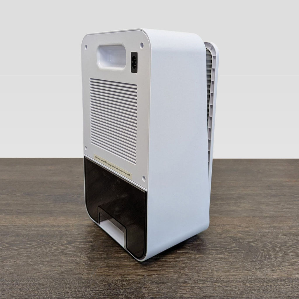 Space-saving Onsekin AC & Fan unit offers easy, reliable cooling for any room or countertop.