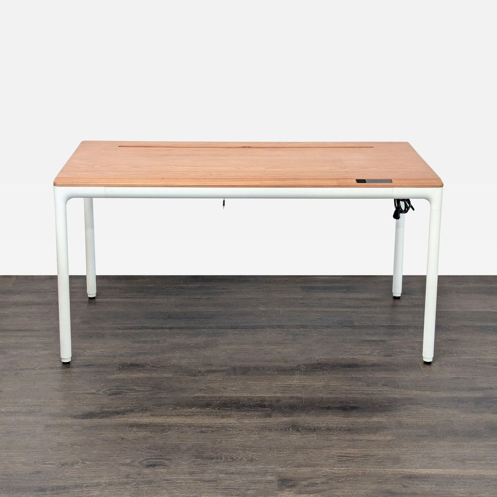 Beflo Modern Desk with Cable Management and Wood Finish