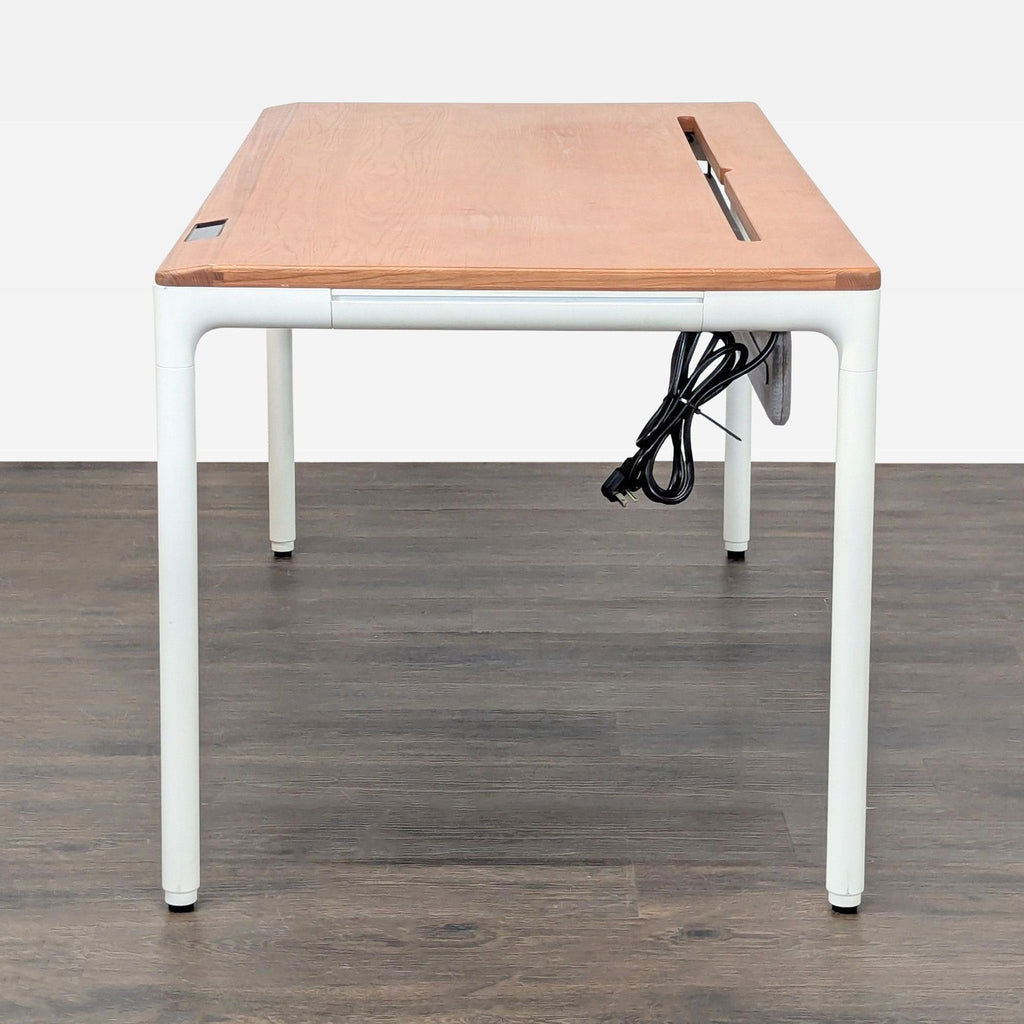 Beflo Modern Desk with Cable Management and Wood Finish
