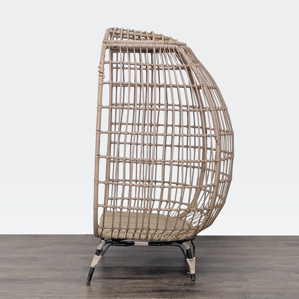 Modern All Weather Rattan Egg-Shaped Wicker Chair with Metal Legs