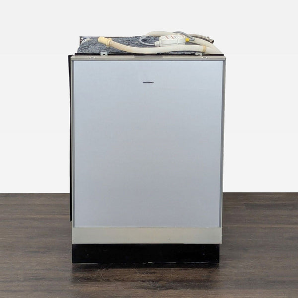 Bosch built-in stainless steel dishwasher in good used condition, includes all main hoses, energy efficient.
