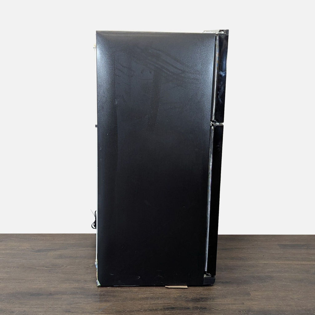 Whirlpool Black Top Freezer Refrigerator - Reliable and Spacious