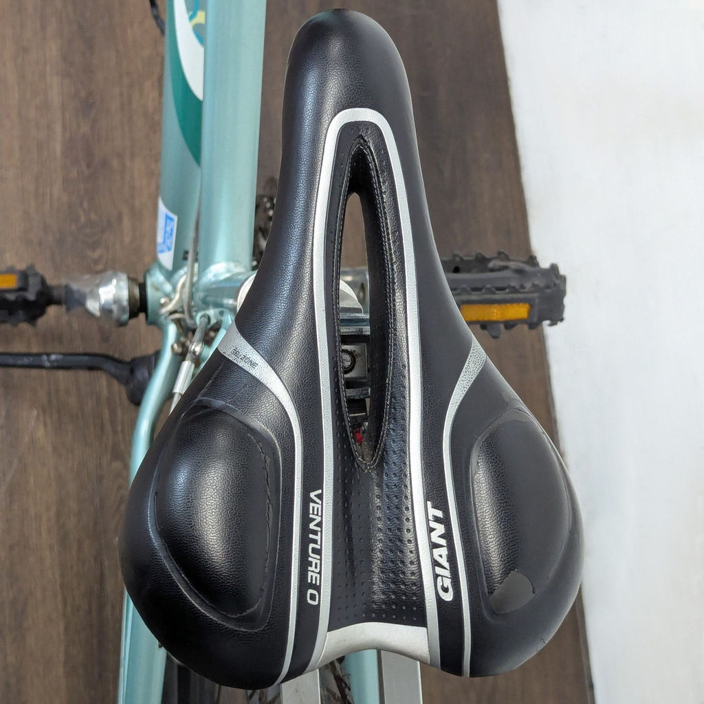 Giant Lightweight Outdoor Mountain Bike with Rear Rack
