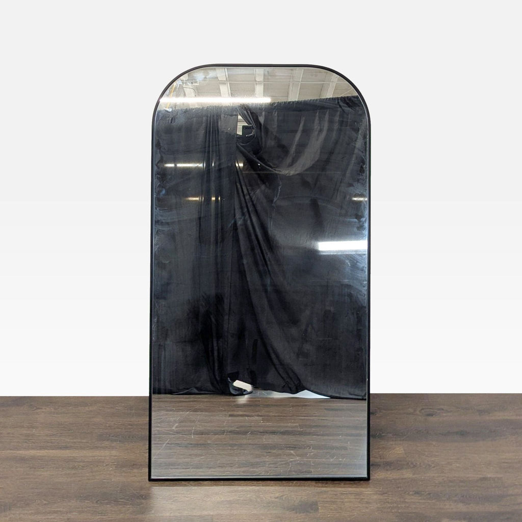 Arched Standing Mirror with Metal Frame