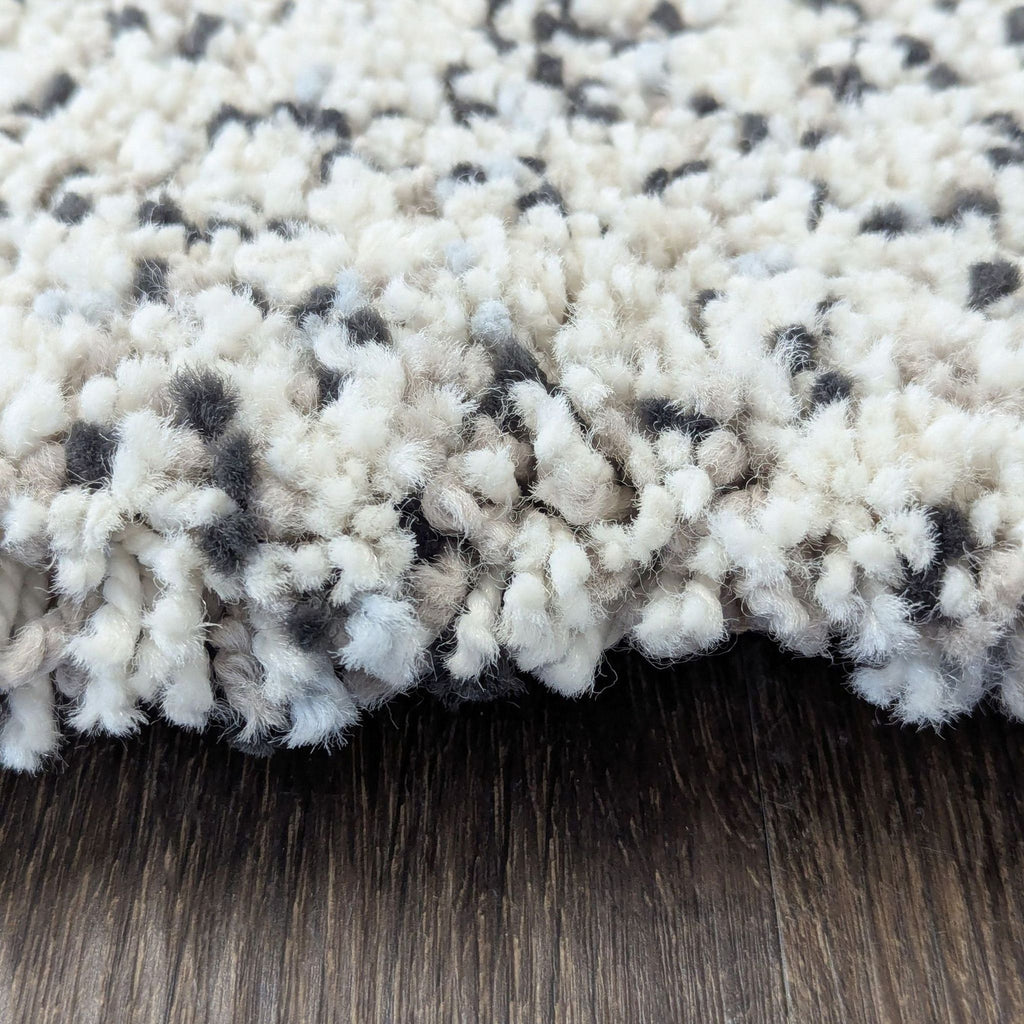 Ikea Vindum Modern Beige and Gray Speckled Rug – 5’7”x7’7”