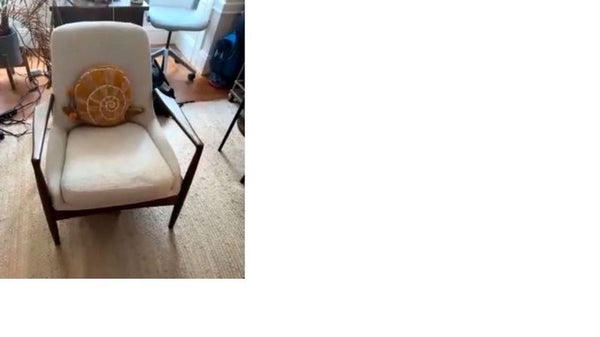1069348