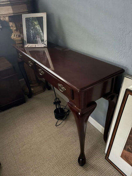 Certainly! Since you mentioned "these images" but I don't have access to any images in this message, I'll provide three generalized sample alt texts for a Side & Console Table. If you provide specific details or images, I can tailor the descriptions accordingly.
