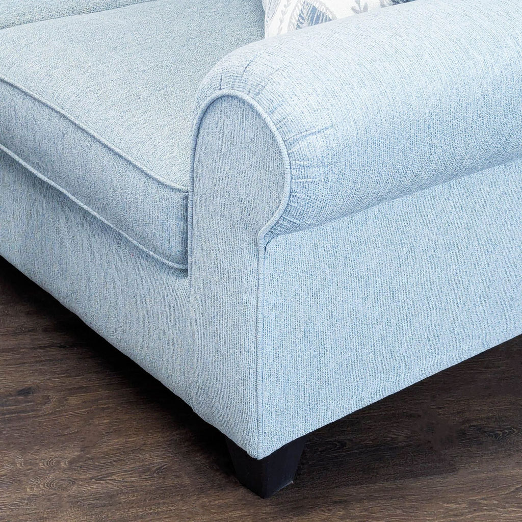 Minhause Furniture Saige Marine Blue Blue Upholstered Loveseat with Leaf Print Accent Pillows