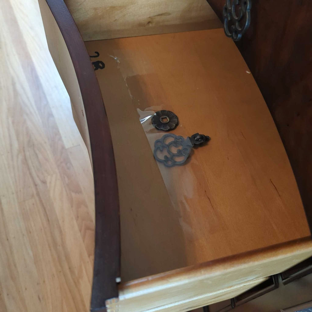 Fine Furniture Design & Marketing RayLen Vineyards (410-144) Traditional 12-Drawer Dresser