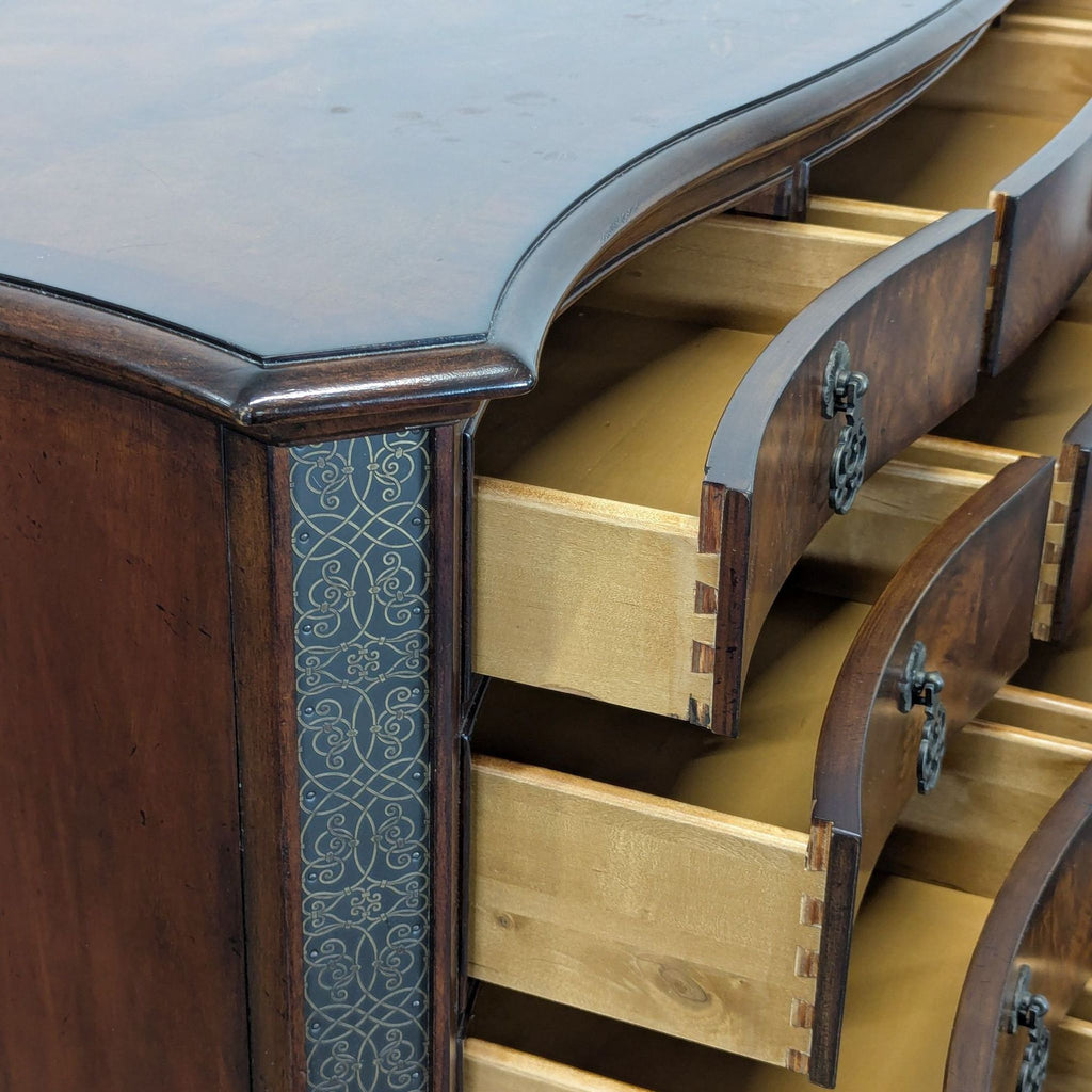 Fine Furniture Design & Marketing RayLen Vineyards (410-144) Traditional 12-Drawer Dresser