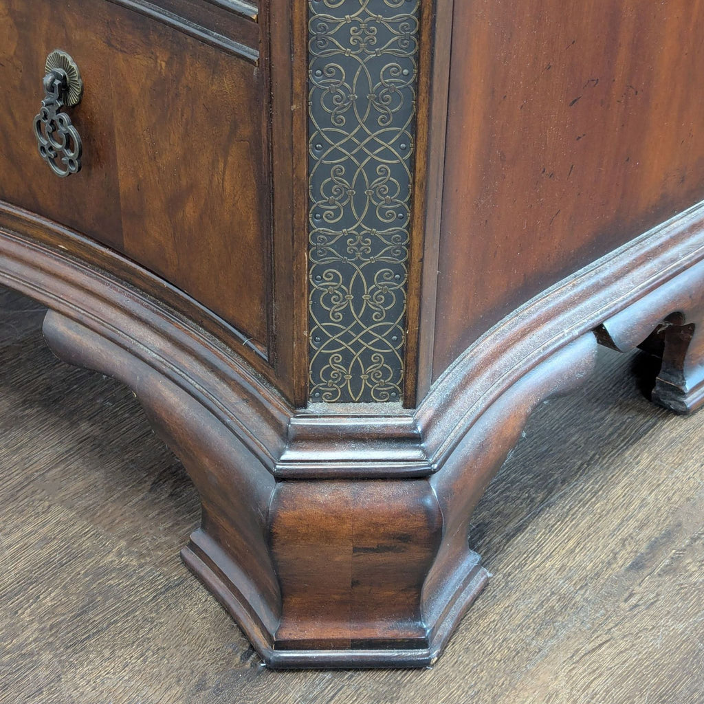 Fine Furniture Design & Marketing RayLen Vineyards (410-144) Traditional 12-Drawer Dresser
