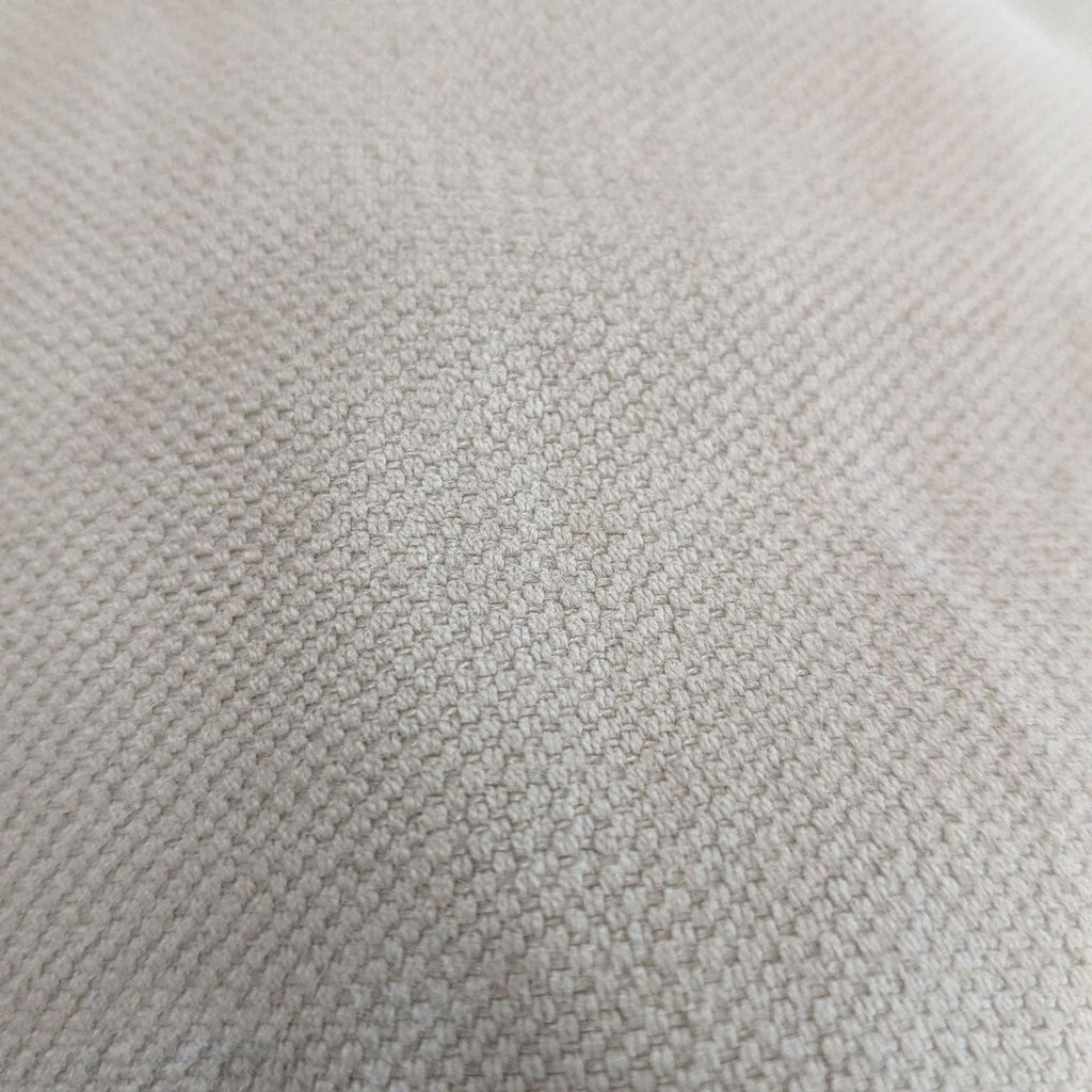 1070977