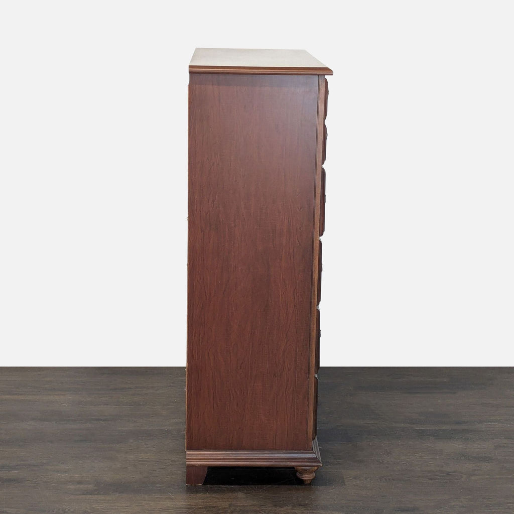 Broyhill Wooden Dresser with 5 Drawers, Classic Chestnut Finish