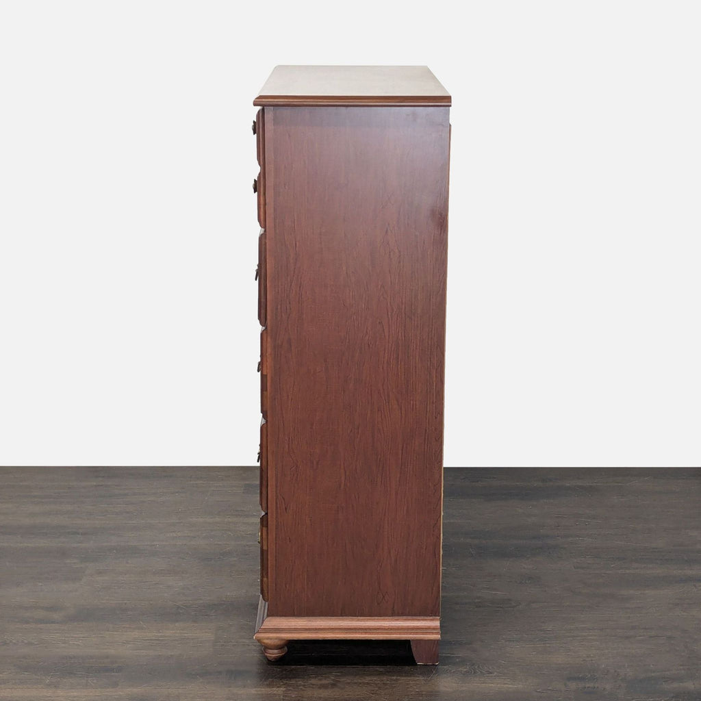 Broyhill Wooden Dresser with 5 Drawers, Classic Chestnut Finish
