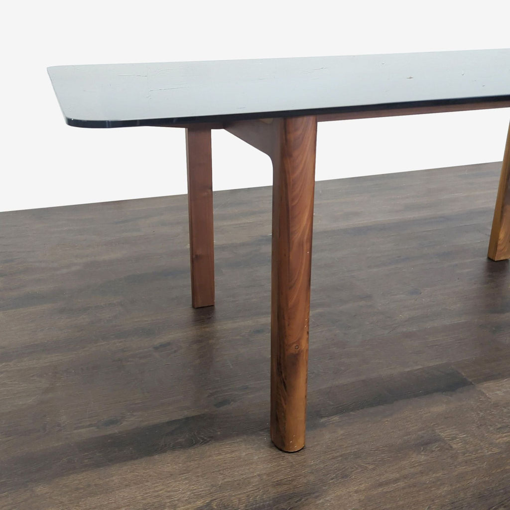 EQ3 Place Dining Table