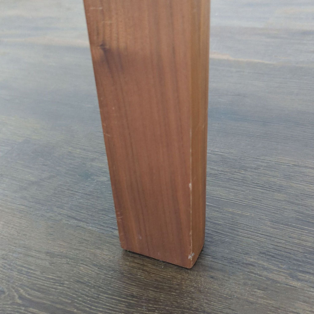 EQ3 Place Dining Table
