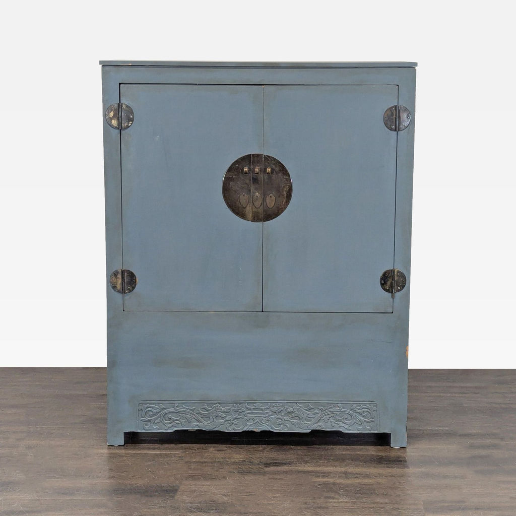 Certainly! However, it appears that you have not attached any images or provided a full description of the item. Please upload the images or share the description, and I'll provide three distinct summarized alt texts as requested.