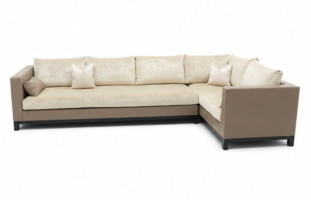 Holly Hunt
Valerie Sectional Sofa
2015
$40,000
