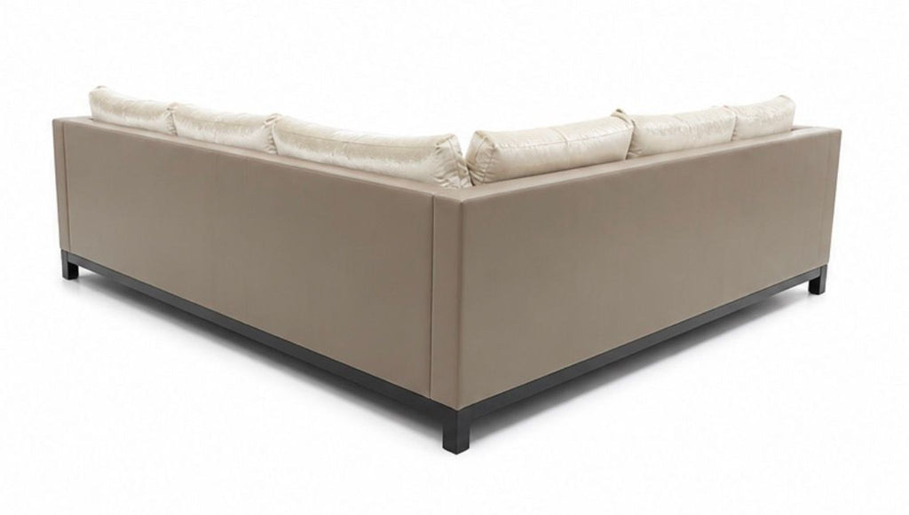 Holly Hunt
Valerie Sectional Sofa
2015
$40,000