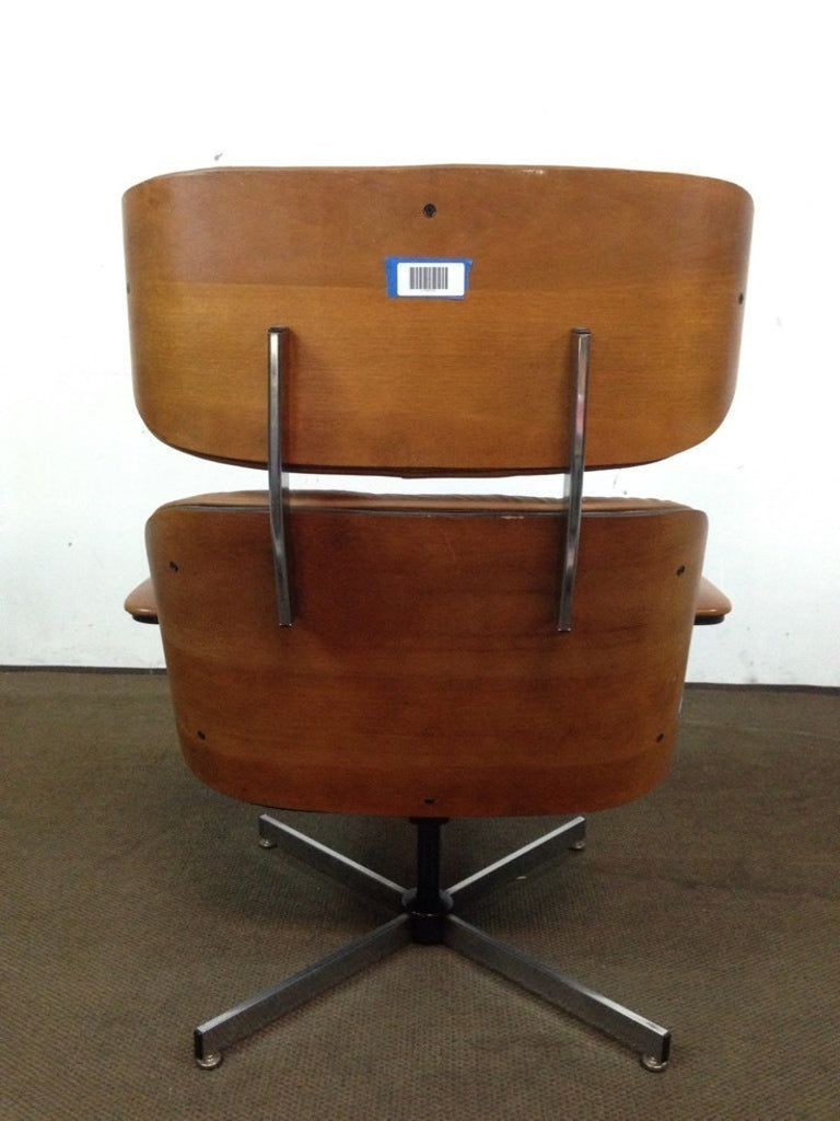 Mid-Century Modern Style Eames 670 Reproduction Lounge Chair and Ottoman