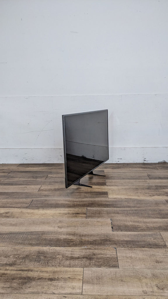 Sleek LG Flat-Screen TV for Modern Entertainment