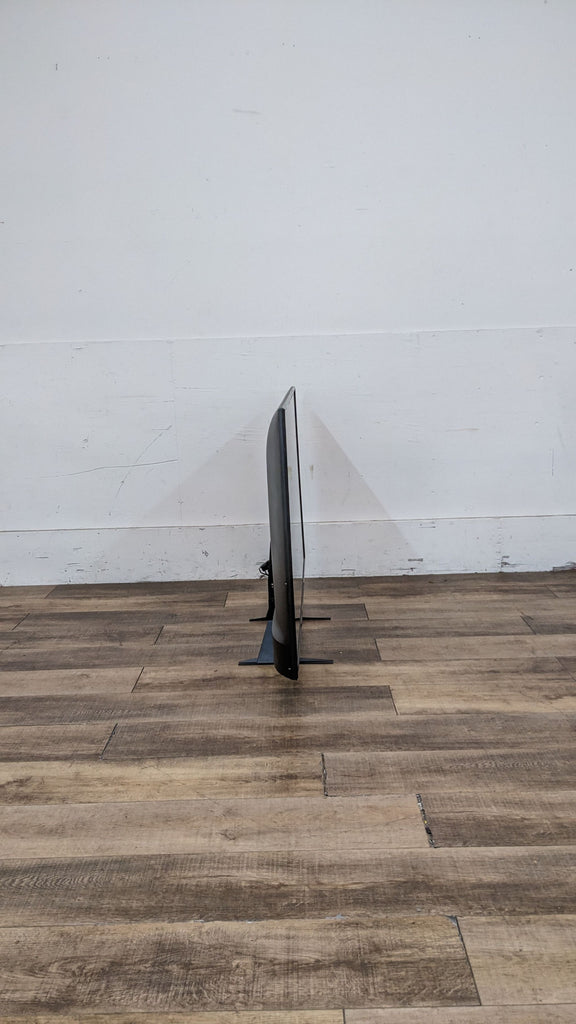 Sleek LG Flat-Screen TV for Modern Entertainment