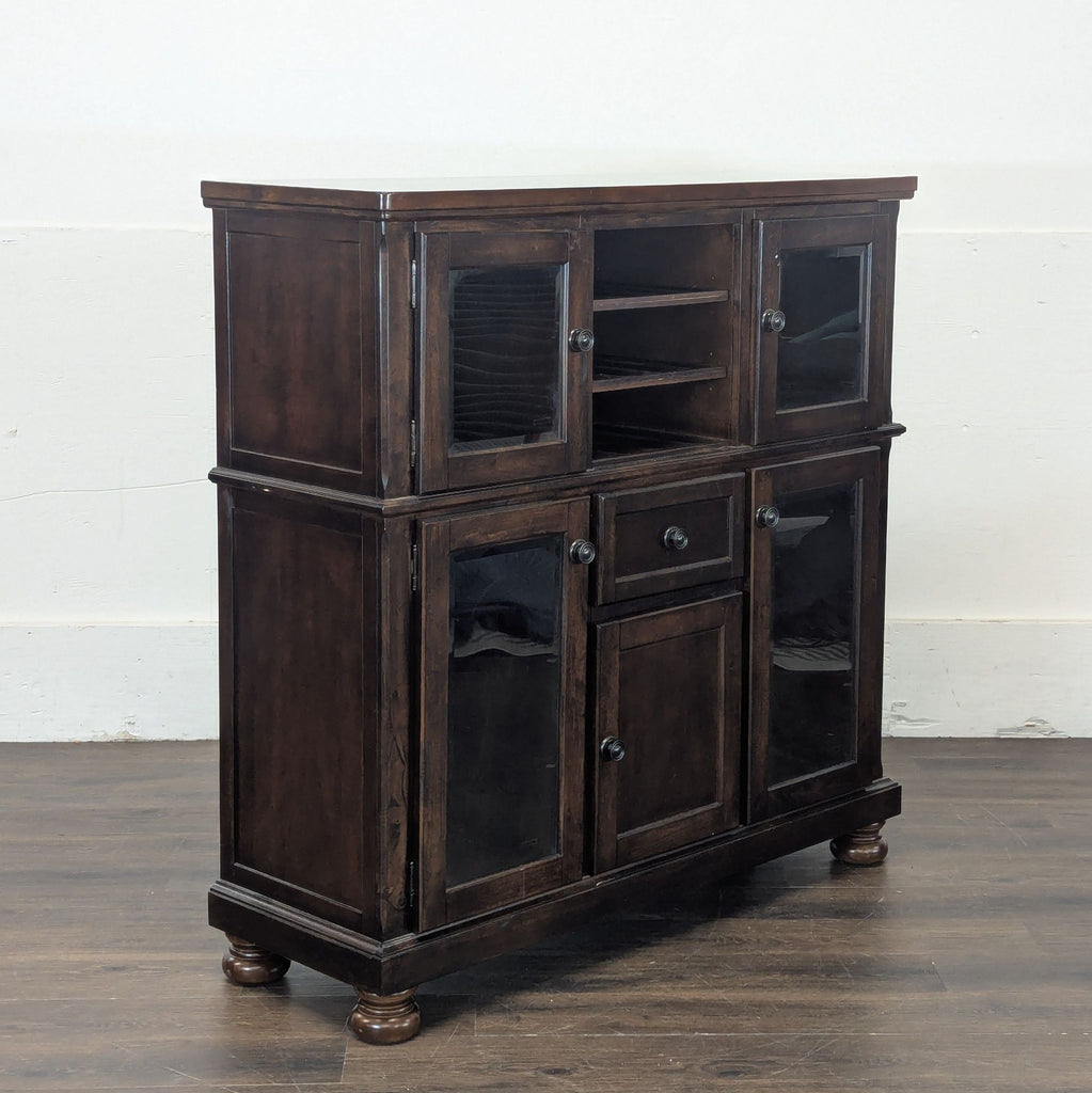 Porter Dining Server