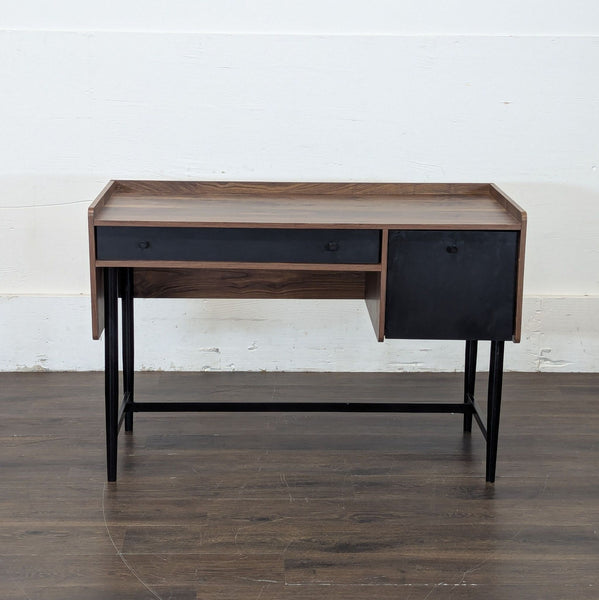Certainly! Since the images themselves are not visible to me, I’ll provide three sample alt texts for a generic desk, as would fit an item in the category "Desks." If you have further details about the images, feel free to share!