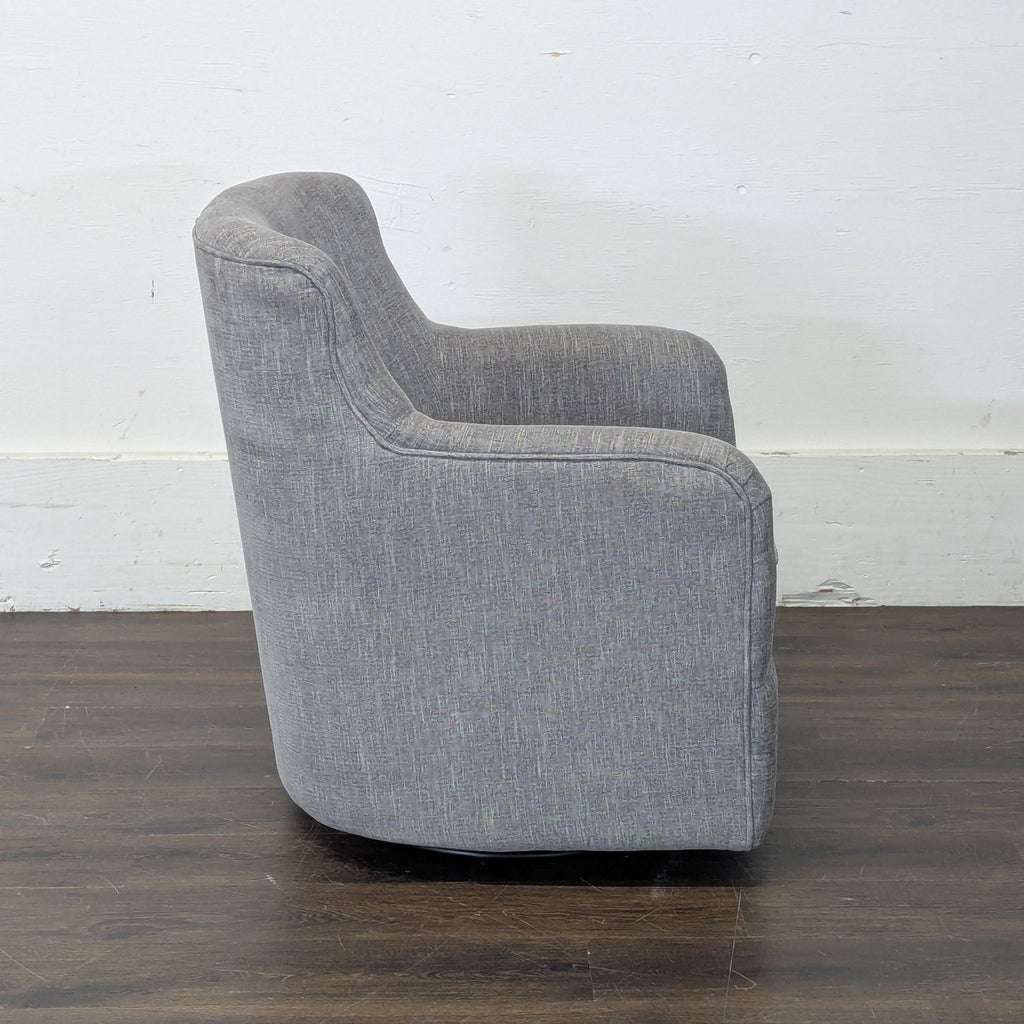 Set of 2 Gray Tufted Accent Chairs, Matching Pair, Good Condition

Selling a matching pair of gray tufted fabric accent chairs. Tall curved back with subtle button tufting, solid cushioned seat. Clean and well maintained. Work great as living room ch