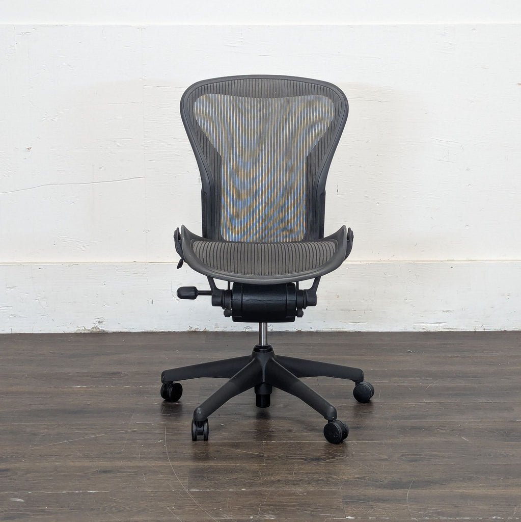 Two ergonomic Herman Miller Aeron chairs, category: Chairs, available and fully functional.  