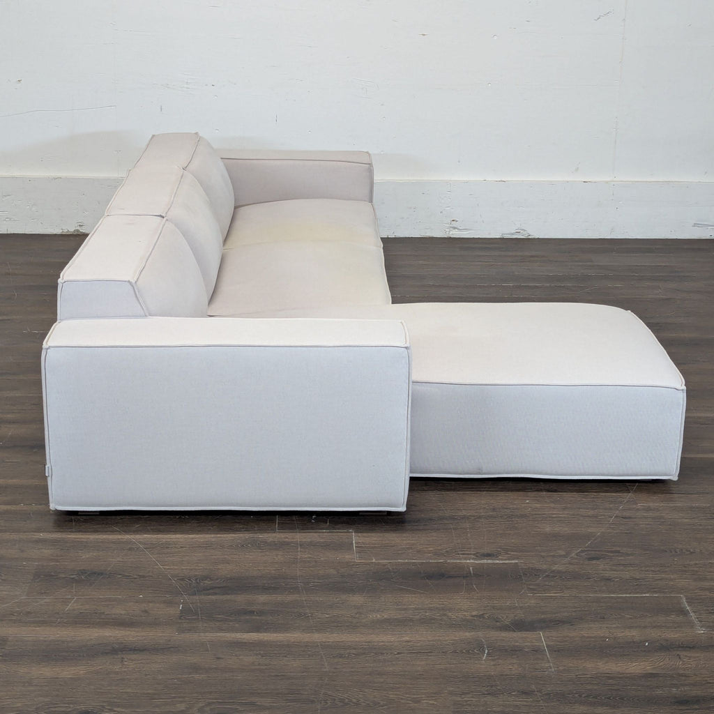 Rove Concepts Porter Sectional, Reg price $2040, Year: 2022, Slight pilling that can be removed with a sweater shaver.
Rove Concepts Porter Sectional, Reg price $2040, Year: 2022, Slight pilling that can be removed with a sweater shaver.
Rove Concept