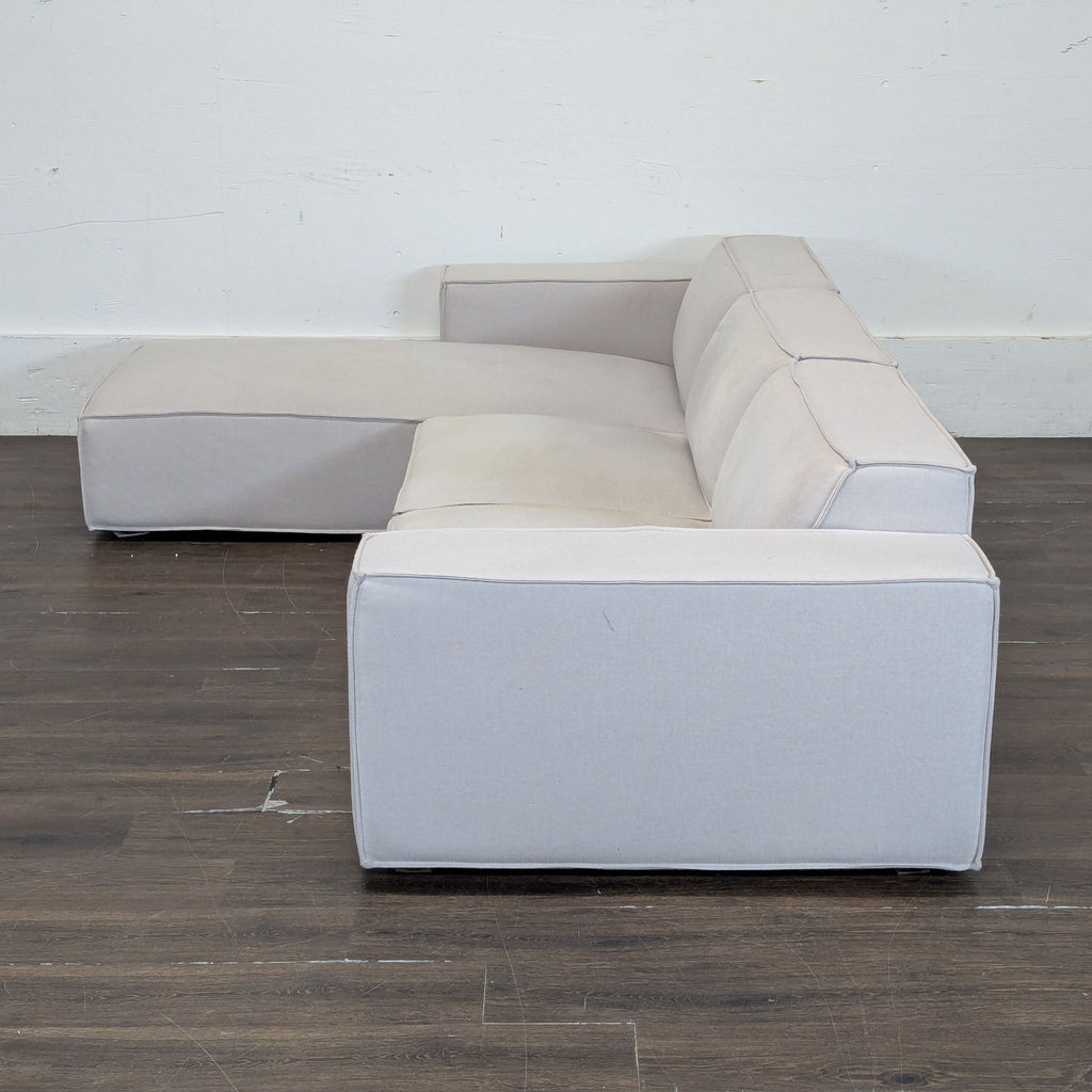 Rove Concepts Porter Sectional, Reg price $2040, Year: 2022, Slight pilling that can be removed with a sweater shaver.
Rove Concepts Porter Sectional, Reg price $2040, Year: 2022, Slight pilling that can be removed with a sweater shaver.
Rove Concept