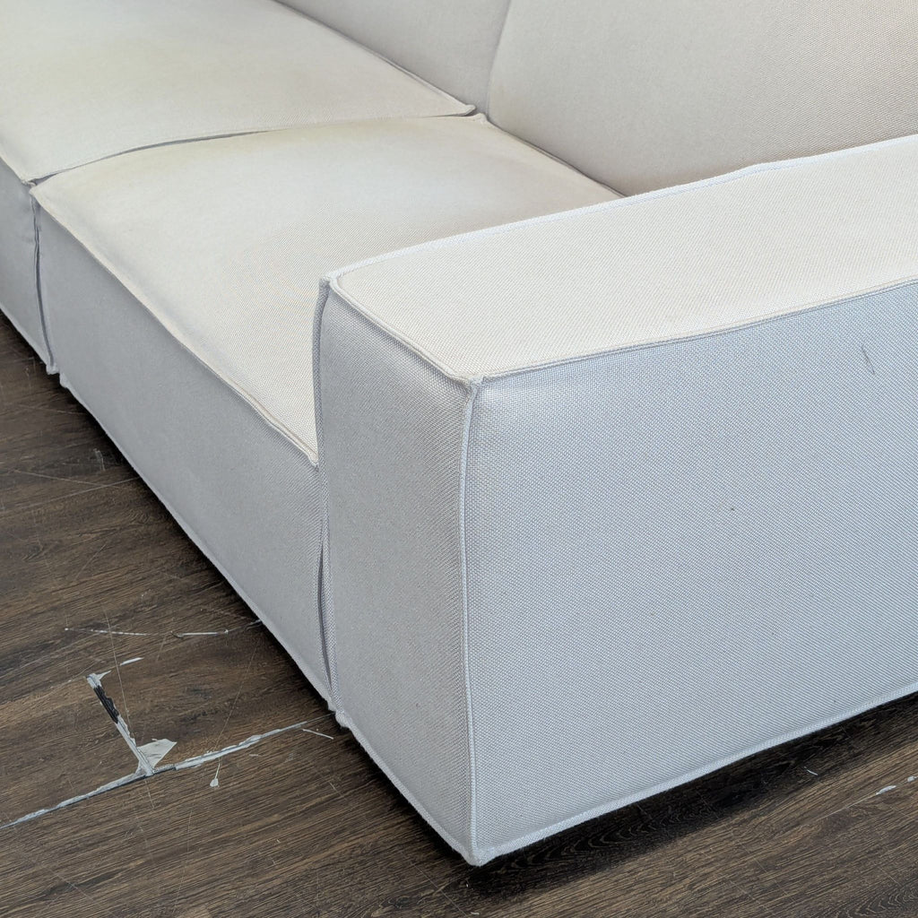 Rove Concepts Porter Sectional, Reg price $2040, Year: 2022, Slight pilling that can be removed with a sweater shaver.
Rove Concepts Porter Sectional, Reg price $2040, Year: 2022, Slight pilling that can be removed with a sweater shaver.
Rove Concept