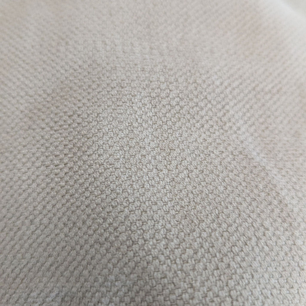 1070977