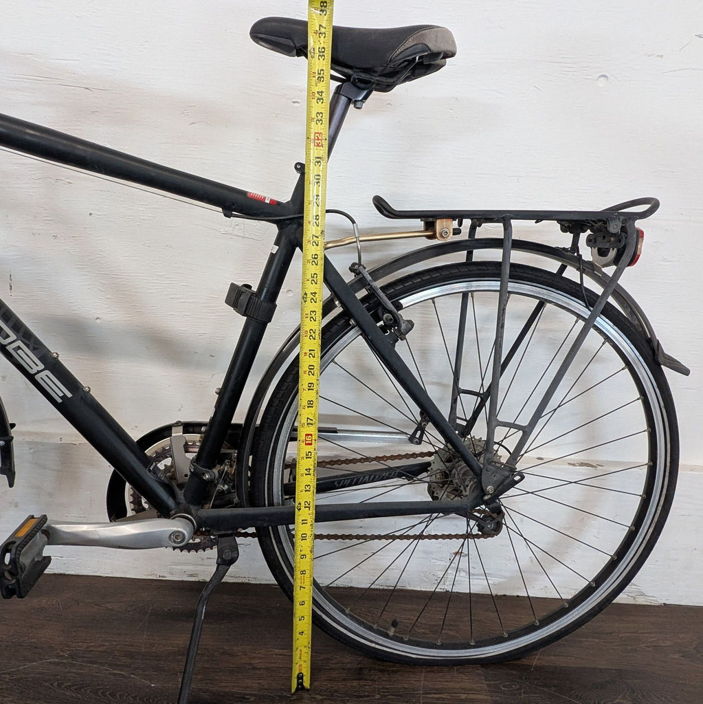 Good-quality Specialized Globe City 6.1 city/hybrid bicycle (requires minor servicing) (www.bicyclebluebook.com/value-guide/hybrid/specialized/globe/2007/)